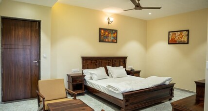 Shree Sawaibhoj Hotel and resort Room Type - Deluxe Room
