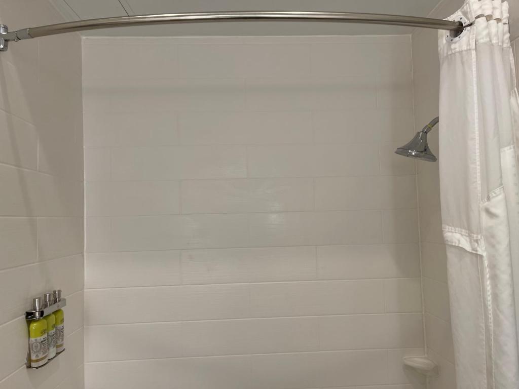 Holiday Inn Express & Suites INDIANAPOLIS NORTHWEST - Tap to explore photos
