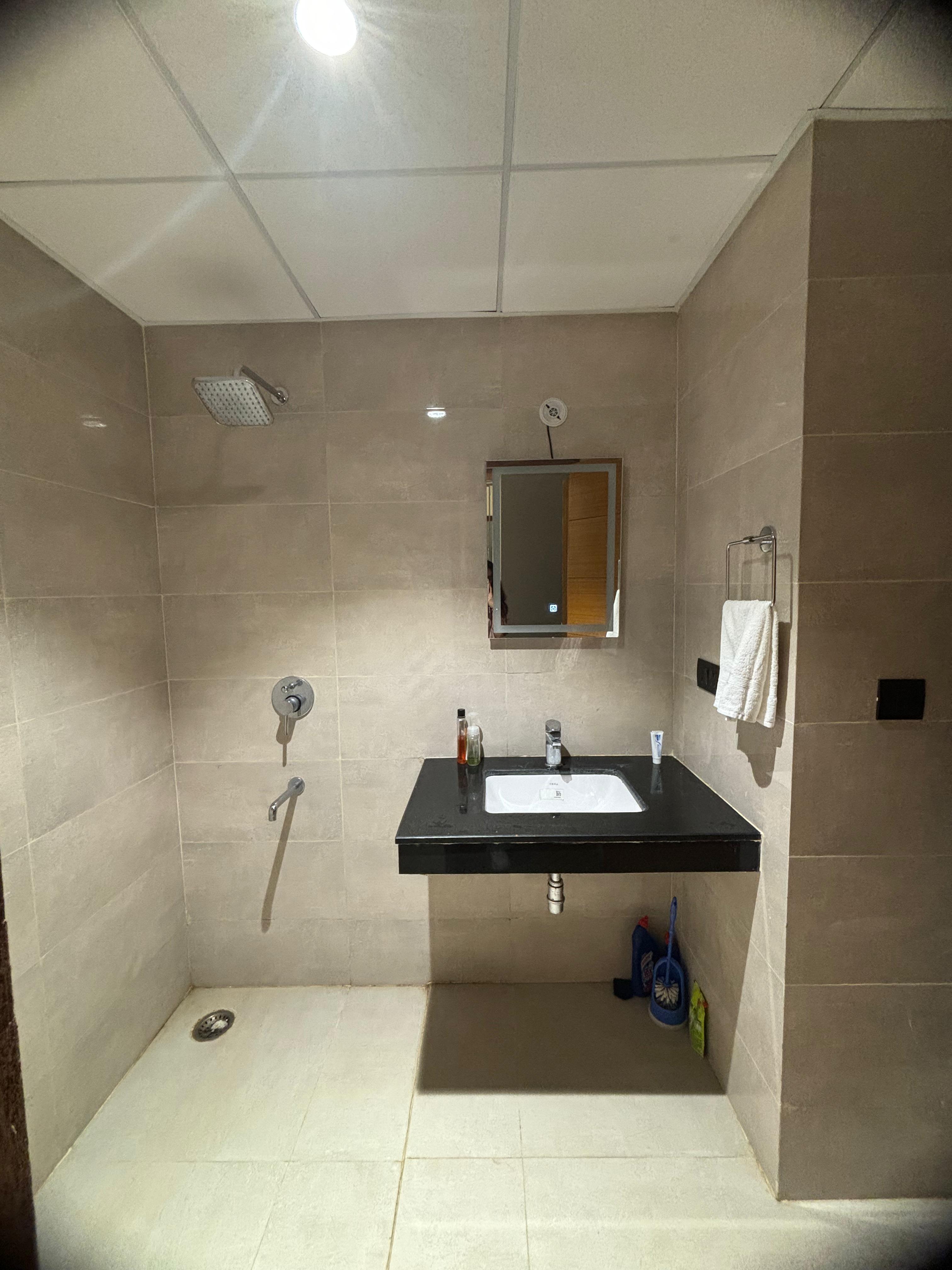 A Beautiful Studio Apartment | Omaxe Hazratganj - Tap to explore photos