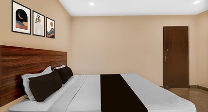 Hotel O Benz Circle Crossway Vijayawada Formerly Akshaya Elite Room Type - Deluxe
