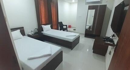 Haren Grand Room Type - Deluxe Twin bed