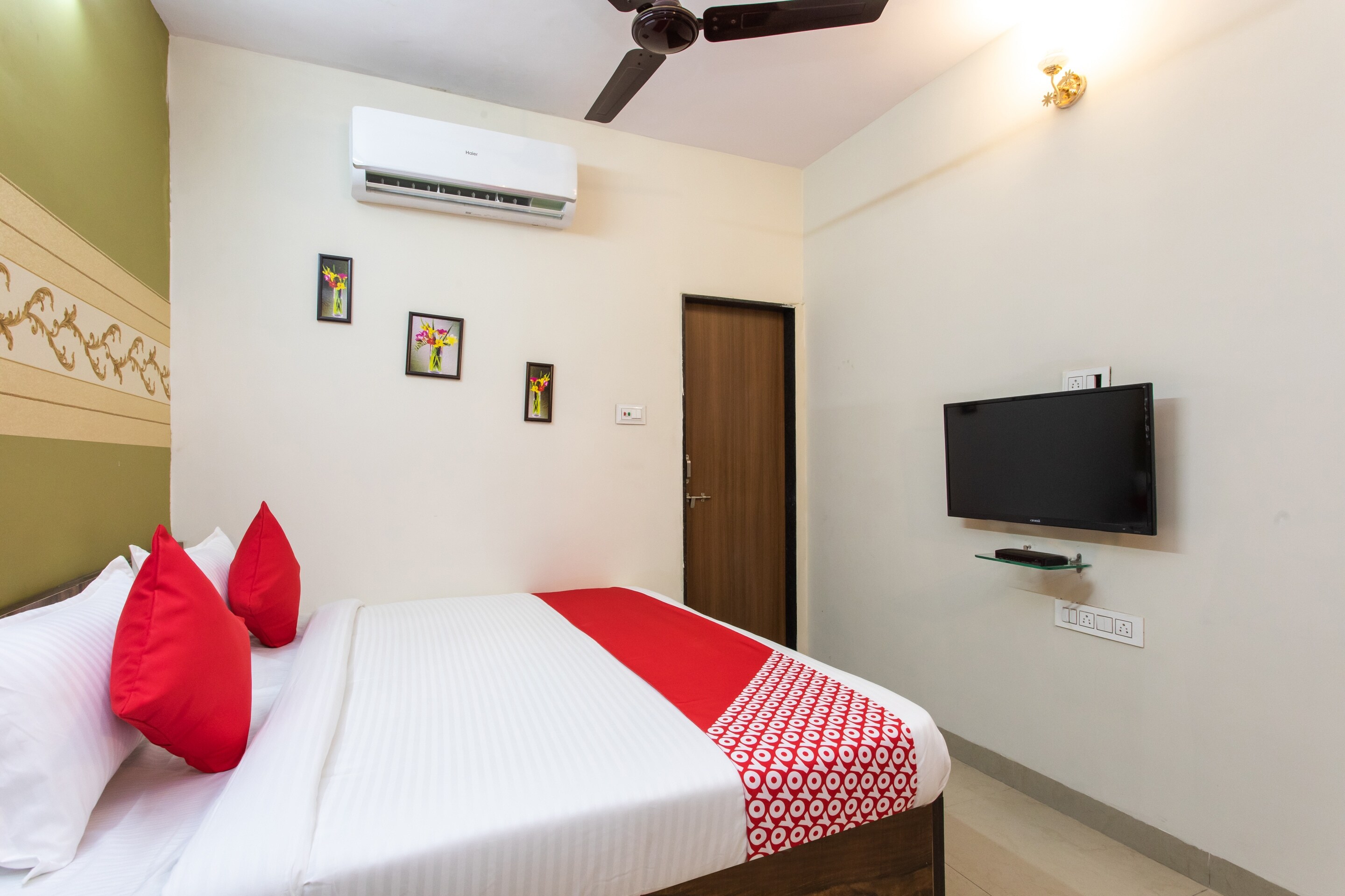 Hotel O Apple Tree - Tap to explore photos