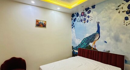 Hotel Sky 18 Room Type - Deluxe Room with King Bed