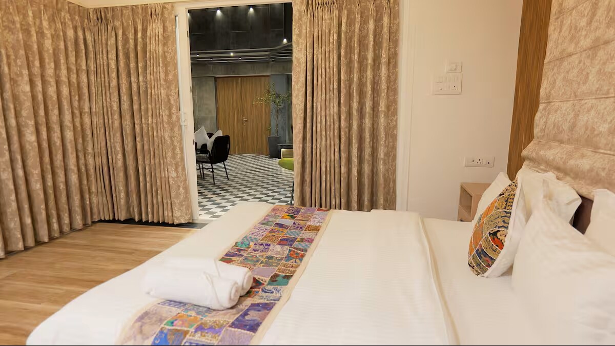 Moydom 2BHK:A Perfect Party Spot - Tap to explore photos
