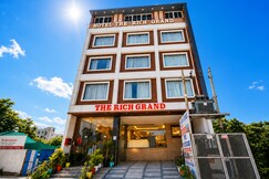 HOTEL RICH GRAND  NEAR TAJ MAHAL