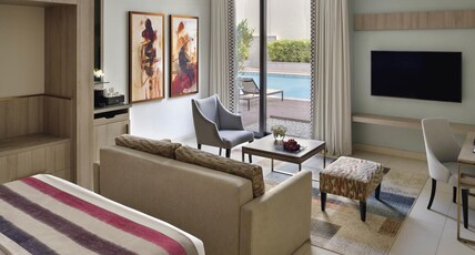 Movenpick Hotel Tahlia Jeddah Room Type - Residence Studio with 1 King Bed or 2 Twin Beds, Pool Access with Patio