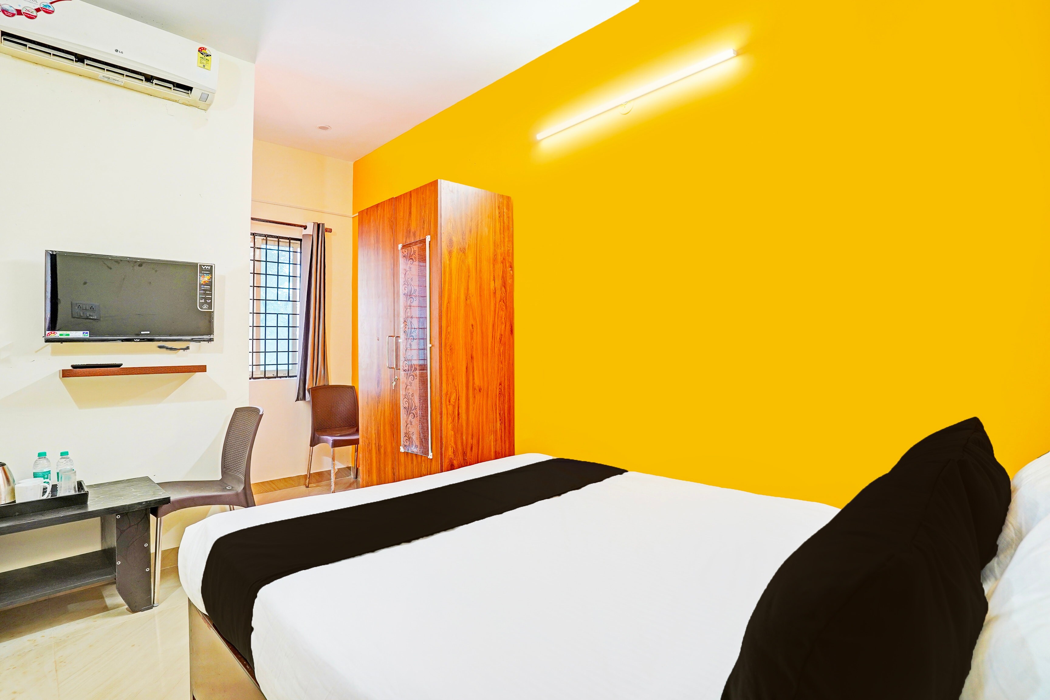 Hotel O JK Blue Rock Comforts - Tap to explore photos