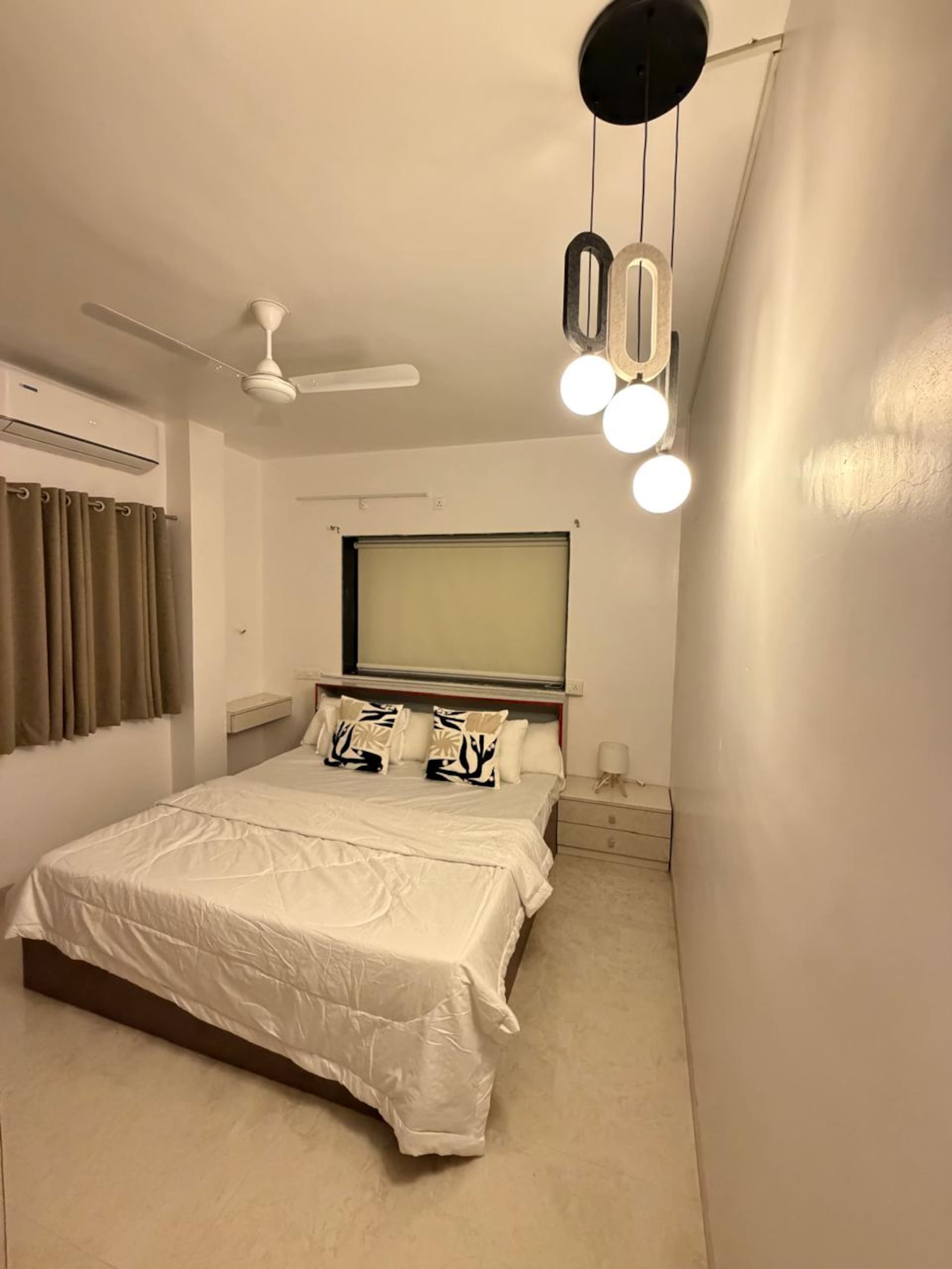 101 Beach Inspired Summer 1BHK Viman Nagar 2bath - Tap to explore photos