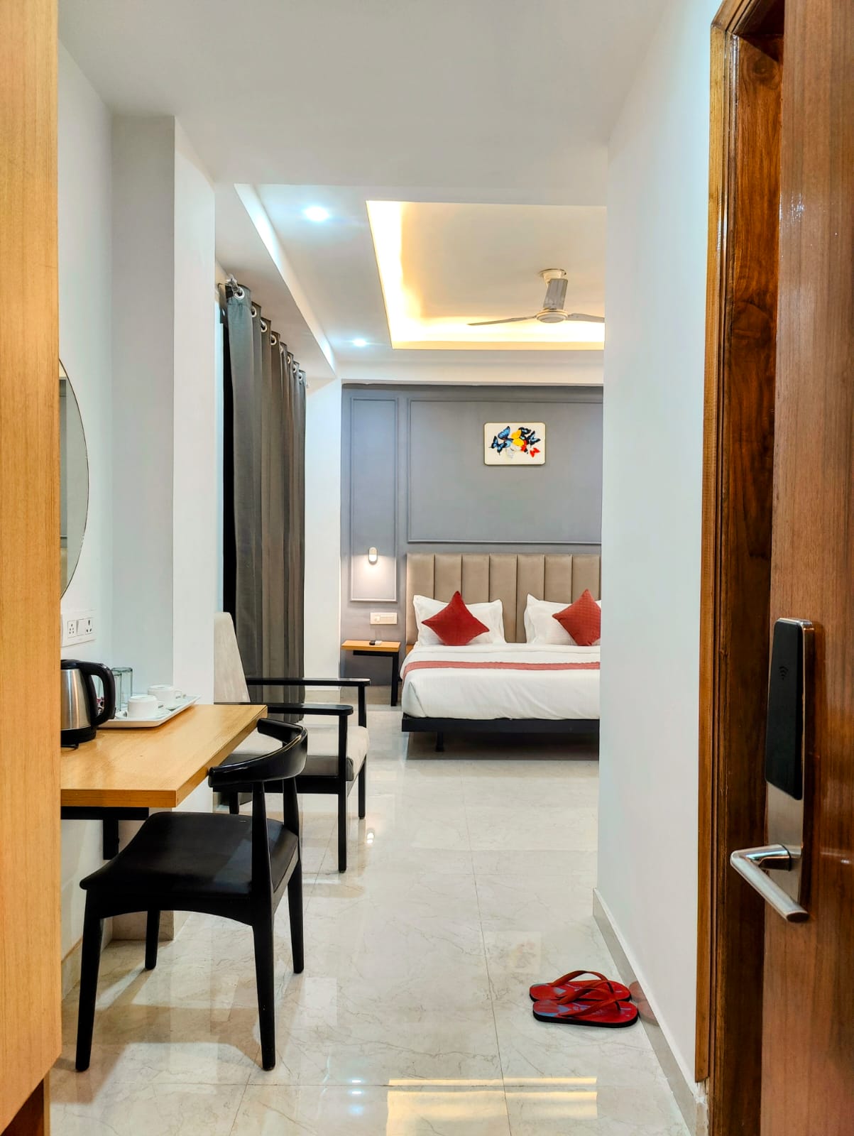 Hotel Mavens House - Near Artemis Hospital - Tap to explore photos