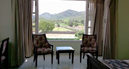 Boheda Manor - Luxury Retreat Room Type - Deluxe Room Mountain Facing View