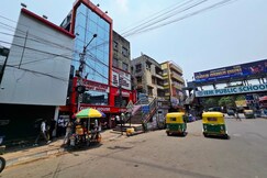Anandaloke Guest House Ultadanga near Bidhannagar Railway Station