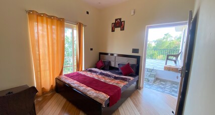 The Mount Breeze -Near By Bhimtal Lake & 19 kms from Kainchi Dham Room Type - Valley Vew Bedroom 108