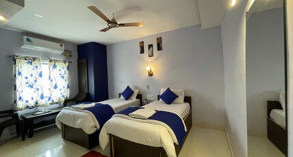Hotel Sri Ram Room Type - Executive Twin AC