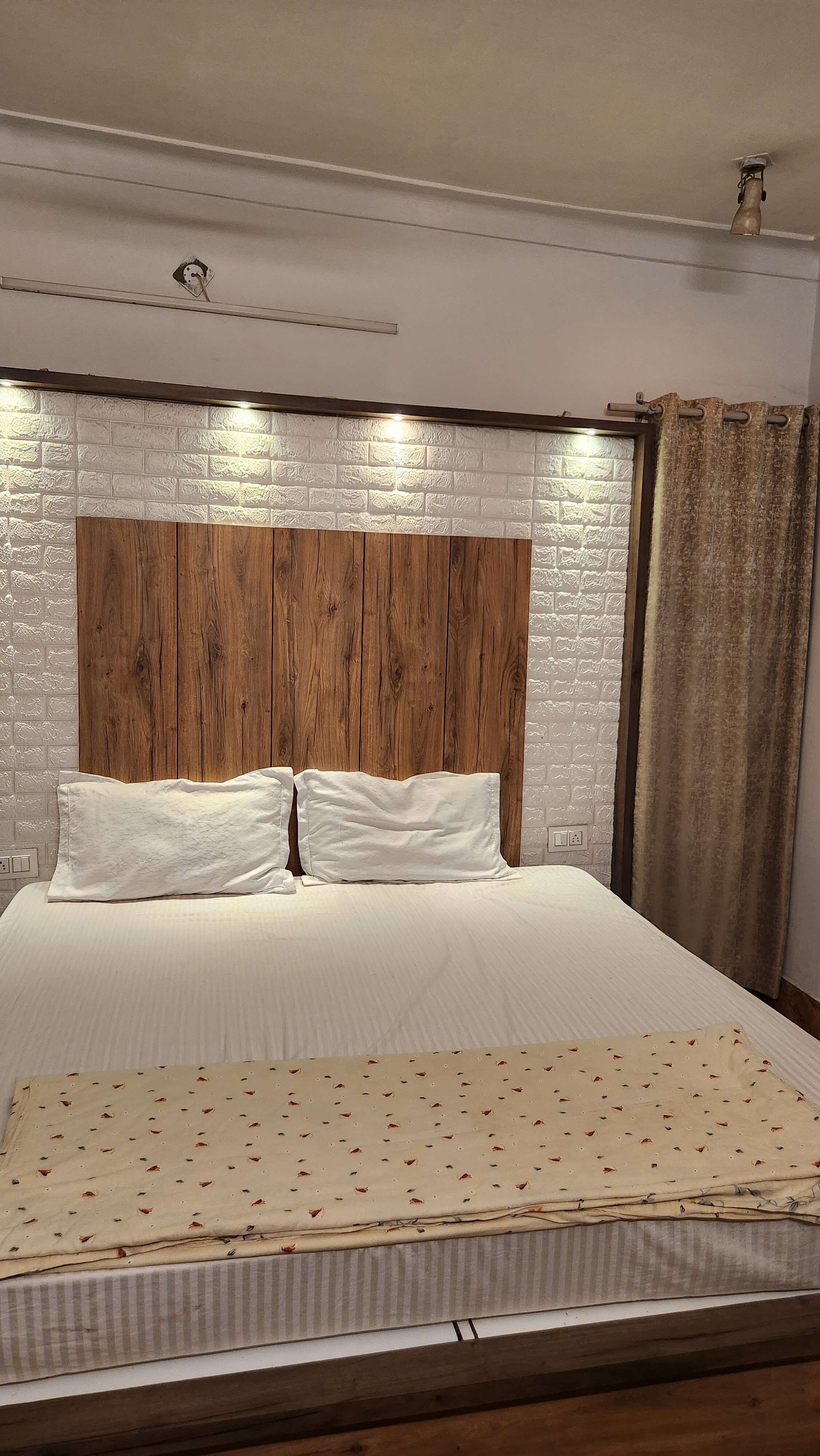 GHARANA - Tap to explore photos