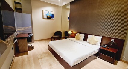 Hotel H Room Type - Deluxe Room