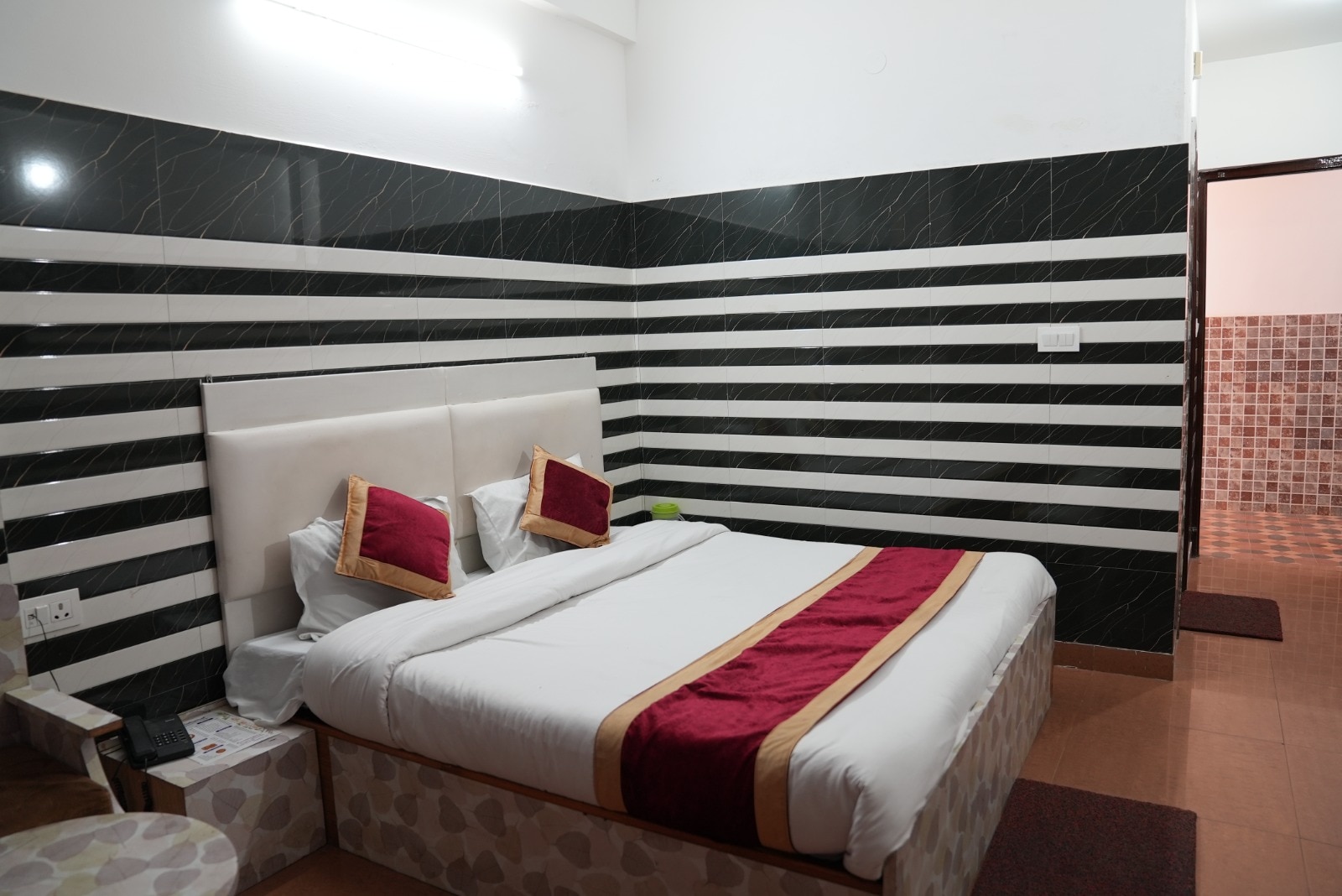 Hotel Maa Saraswati - Tap to explore photos