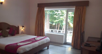 Hotel Isabel Palace Room Type - Deluxe AC