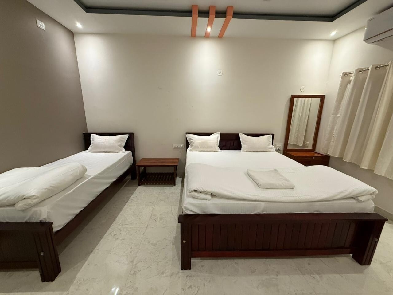 Shankar Guest House1 - Tap to explore photos