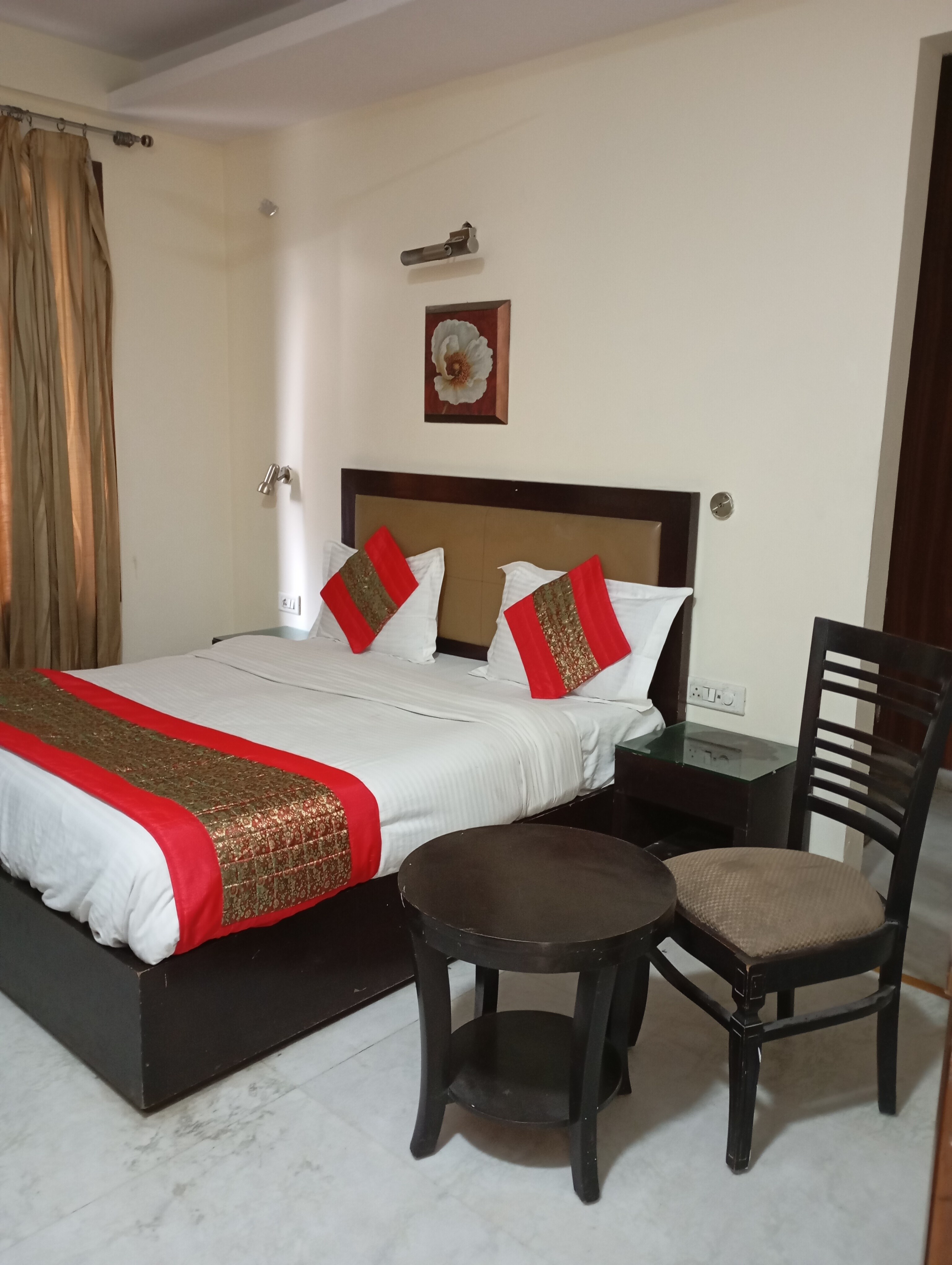 HOTEL ROYAL INDIA - SOUTH CITY 1 - Tap to explore photos