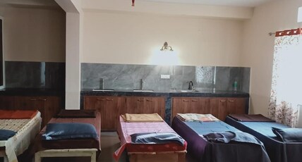 Sridham 100M From Puri Sea Beach Room Type - 10 Bedded Non-AC Room (Non-Attached Washroom) Third Floor