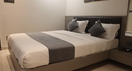 Hotel Orchid Prime Room Type - Deluxe King Bed Room