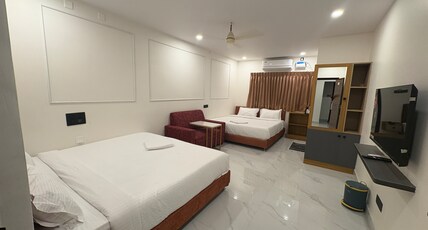 Hotel Dhanwik Room Type - Family