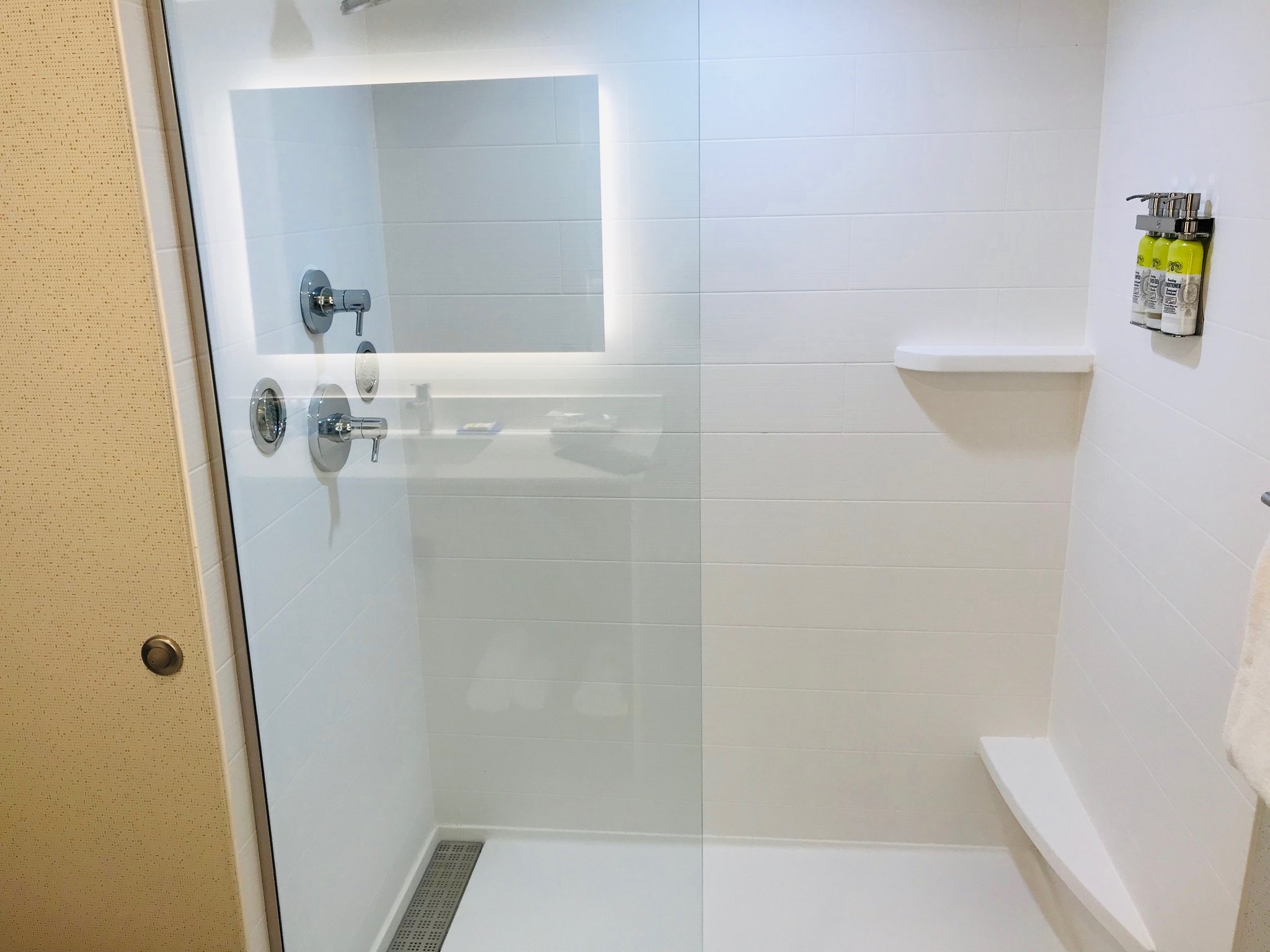 Holiday Inn Express Fishkill - Tap to explore photos