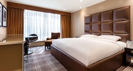Radisson Blu Hotel, London Heathrow Room Type - Premium King Deluxe Room Radisson Blu Hotel, London Heathrow Room Type - Premium King Deluxe Room