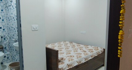 Mishra villa Room Type - 301 (AC)
