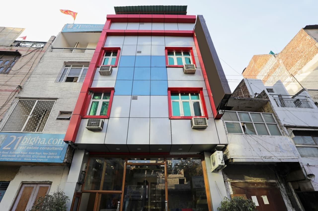 Hotel Sun Palace - Tap to explore photos