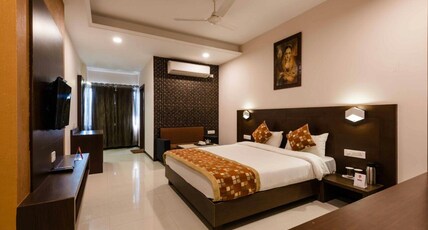 Hotel Park Palace Room Type - Deluxe AC Room