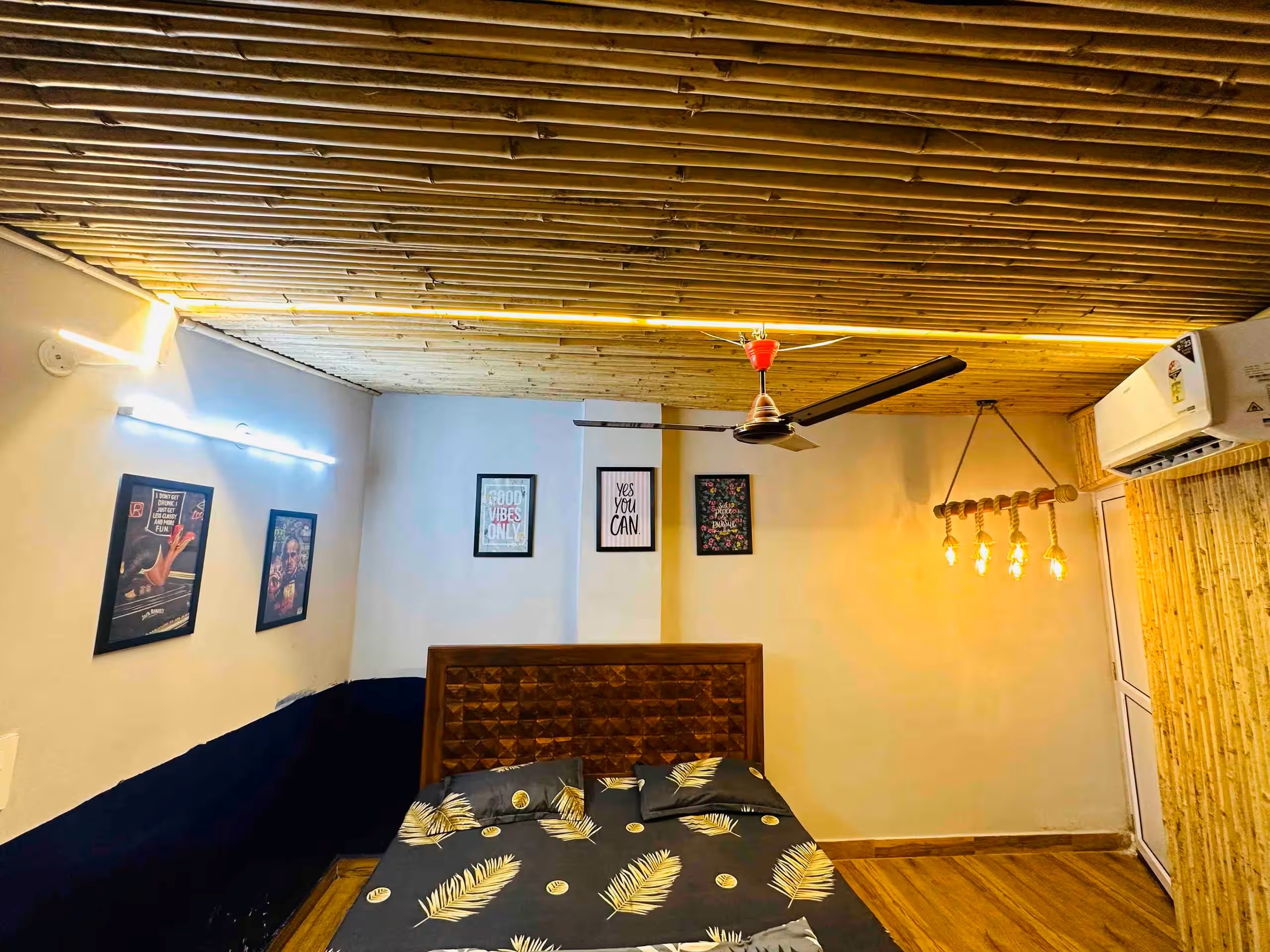 Bamboo cabin with Qutab Minar View - Tap to explore photos