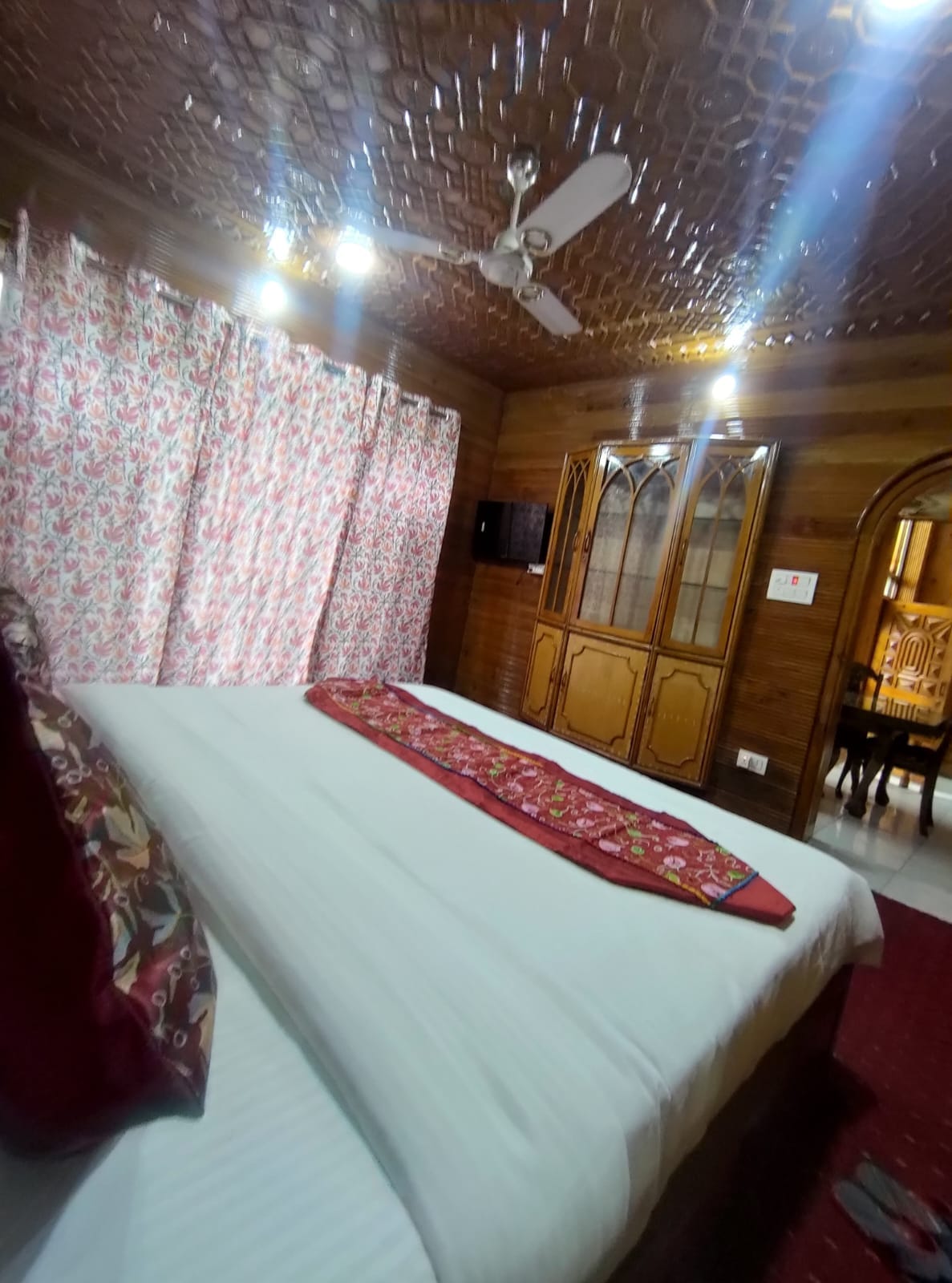 Snowy Bliss Srinagar - Tap to explore photos