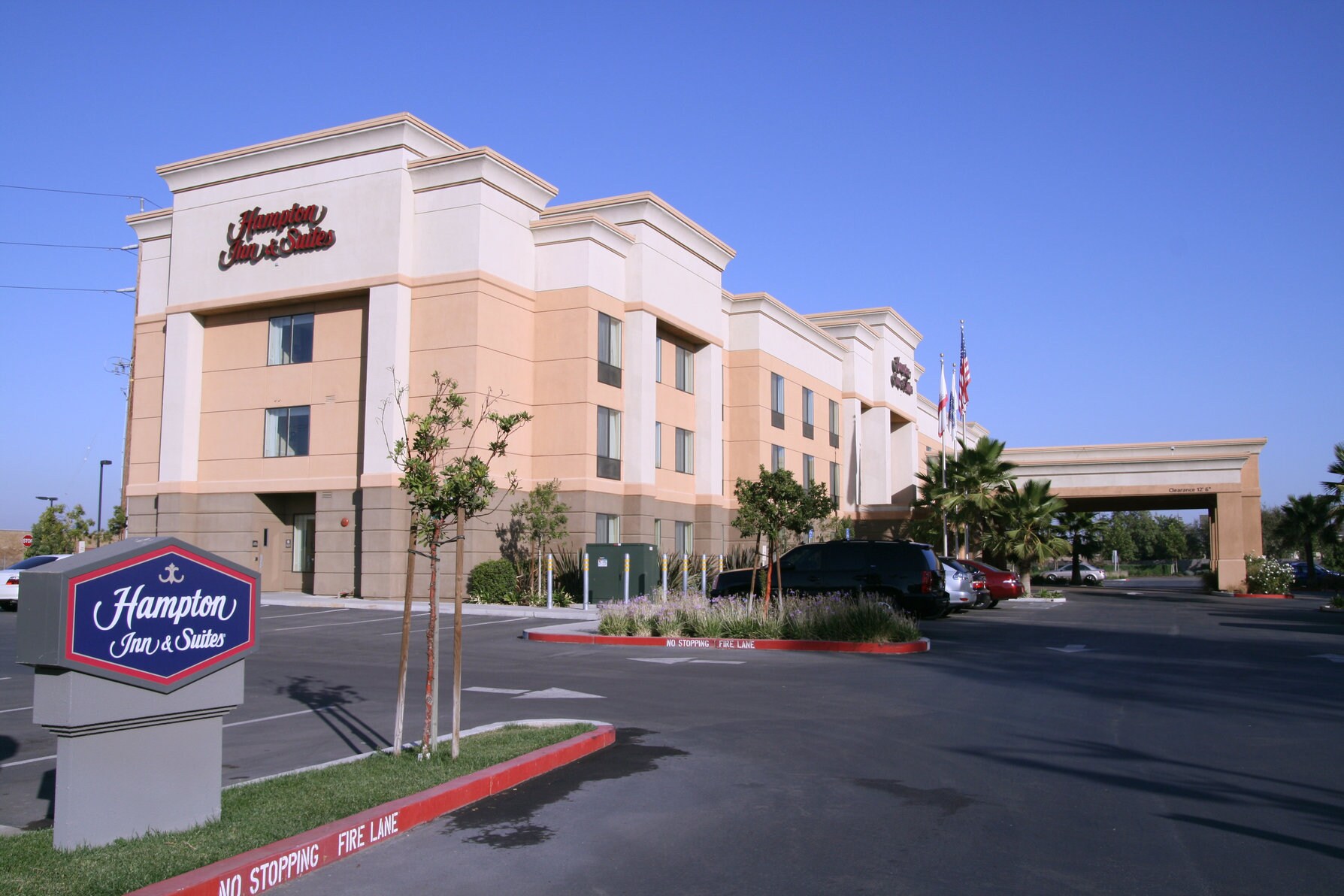 Hampton Inn & Suites by Hilton Lathrop - Tap to explore photos