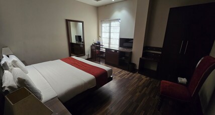 Kingz Hotel Room Type - Super Deluxe With Free Wi-Fi Only