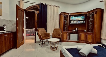 Hotel Royal Corner - 500 Meters Near Golden Temple Room Type - Luxury Room With Balcony Hotel Royal Corner - 500 Meters Near Golden Temple Room Type - Luxury Room With Balcony