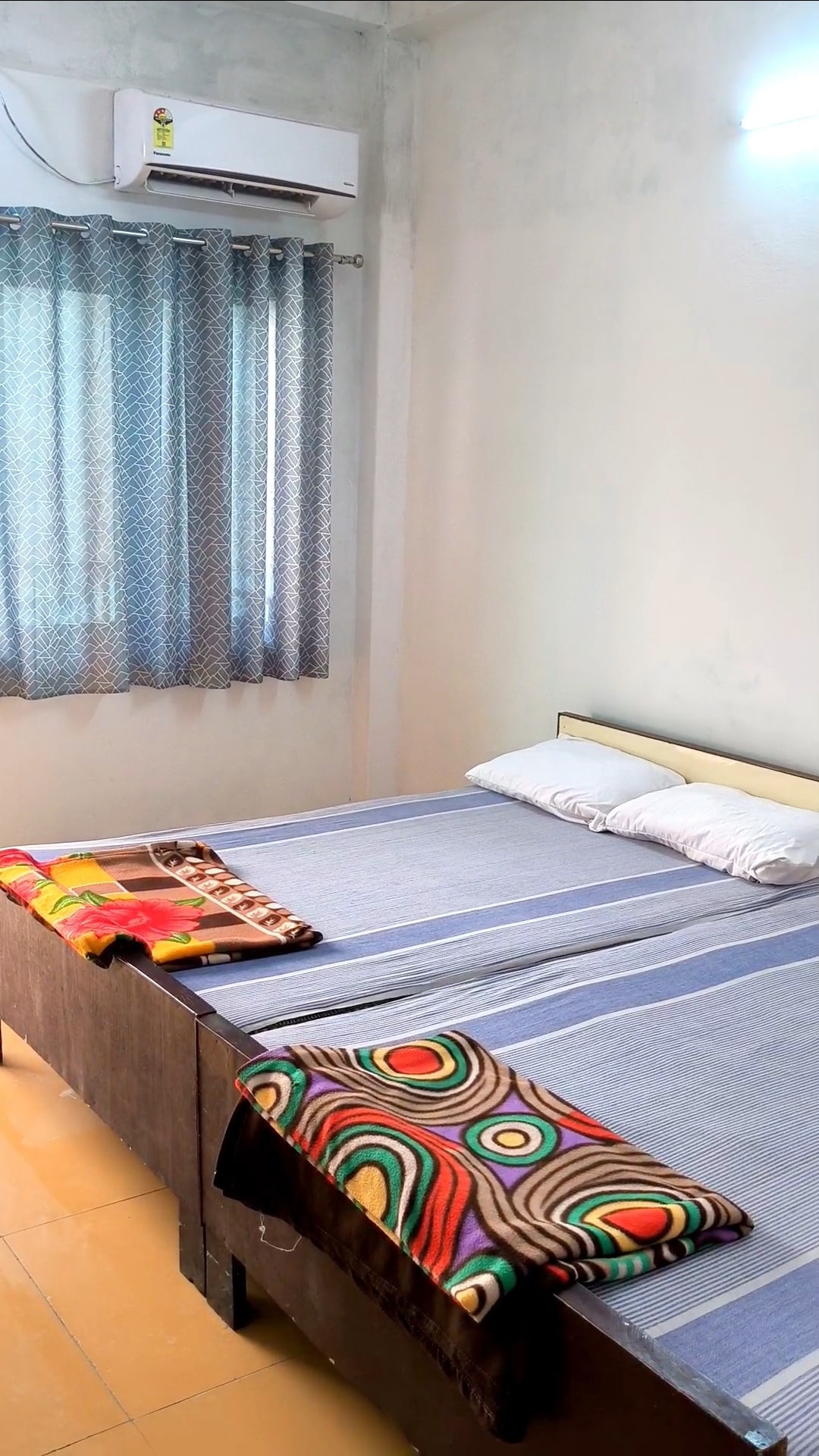 Gandhi Ganga Guest House - Tap to explore photos
