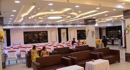 HOTEL HM GRAND Room Type - Deluxe Double Bed AC Room with City View HOTEL HM GRAND Room Type - Deluxe Double Bed AC Room with City View