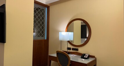 Radisson BLU Martinez Hotel, Beirut Room Type - Corner Suite-Lounge Access