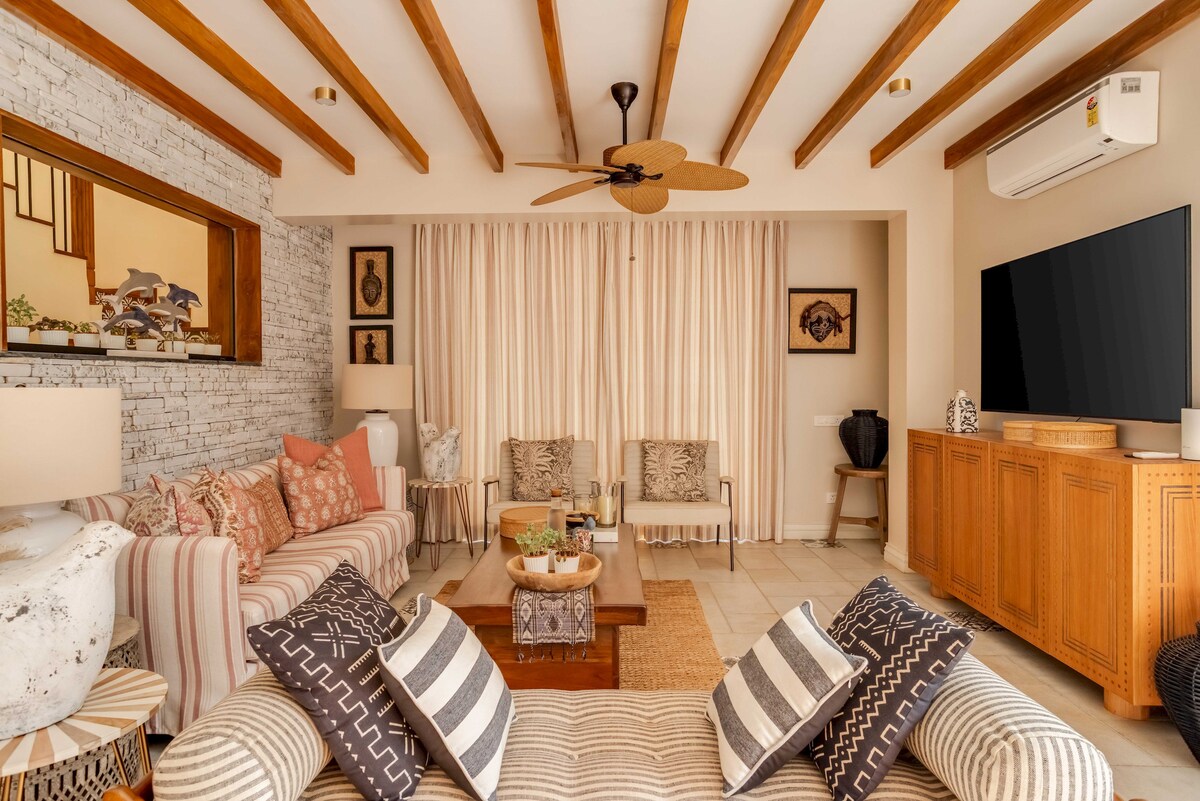 Dacha Super Luxury 4bhk villa with pool - Tap to explore photos