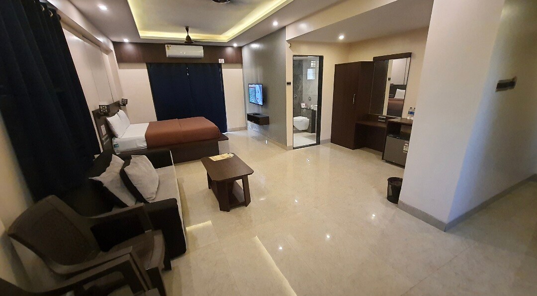 Boutique Resort spacious Private Apartment with Pool North Goa - Tap to explore photos