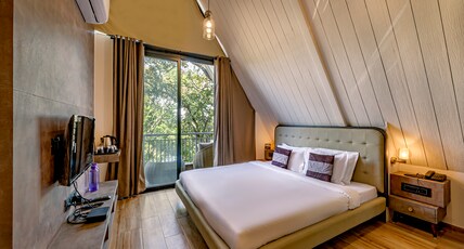 SaffronStays Hillside Harriers (Couples) Room Type - A-Frame Cottage - Hill View