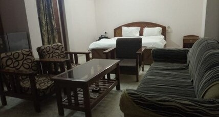 Shri Ganga Palace Room Type - Deluxe Room