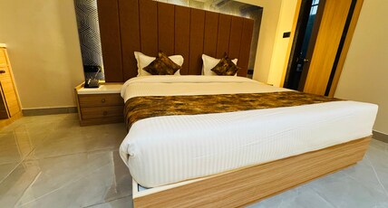 Hotel RS Grand Room Type - Junior Suite