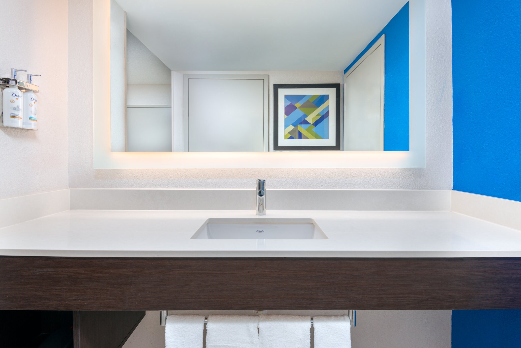 Holiday Inn Express Doral - Tap to explore photos