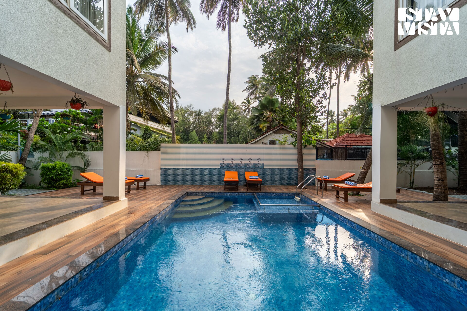 StayVista at Palm Grove Private Pool & Lawn, Anjuna.(M2) - Tap to explore photos