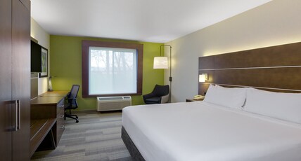 Holiday Inn Express ELLENSBURG Room Type - 1 King Standard Comm Accessible Tub