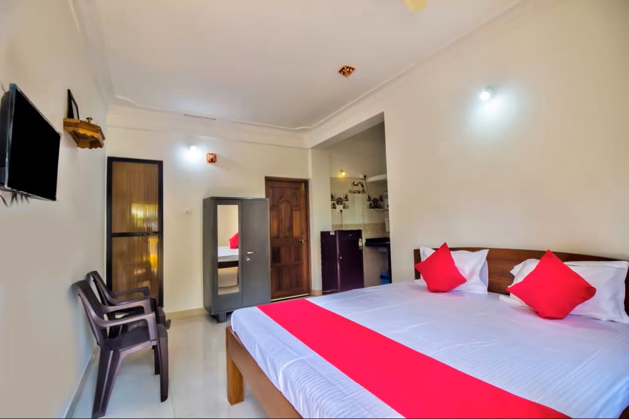 3 star Guest House Guirim Goa - Tap to explore photos