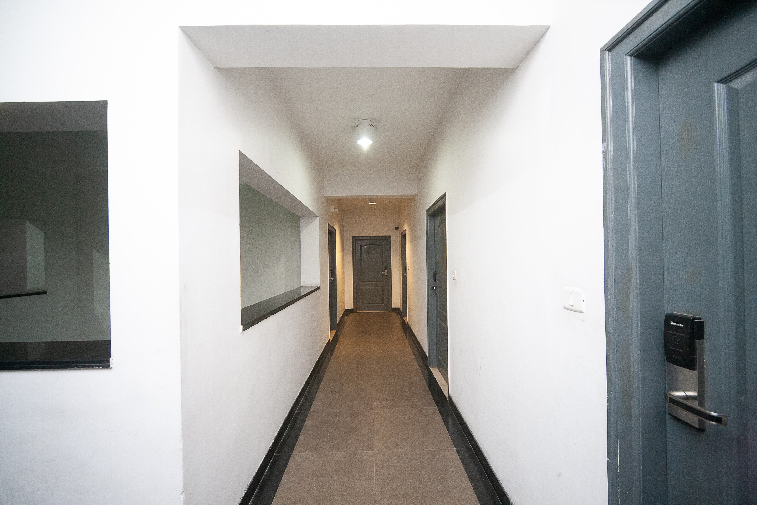 Stay Eeasy SPM Service Apartment - Tap to explore photos