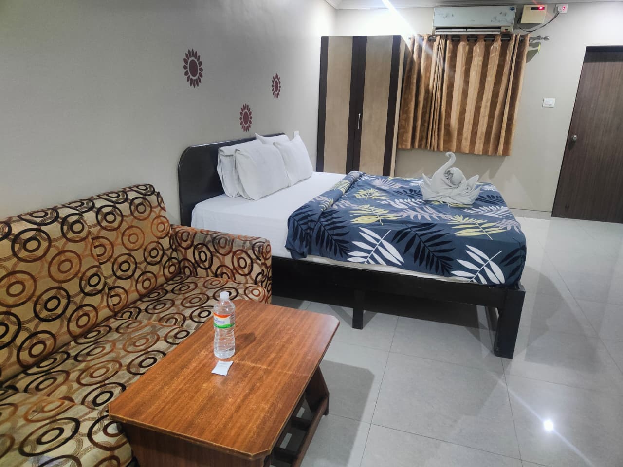 SAI RESIDENCY - Tap to explore photos